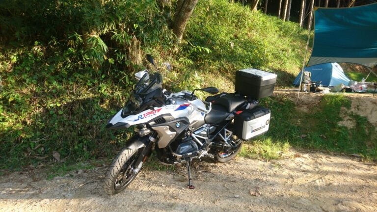 バイクも横付けOK！