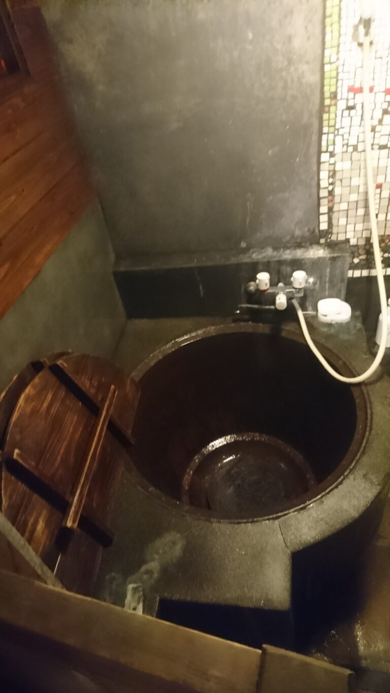 五右衛門風呂でのシャワー＾＾。